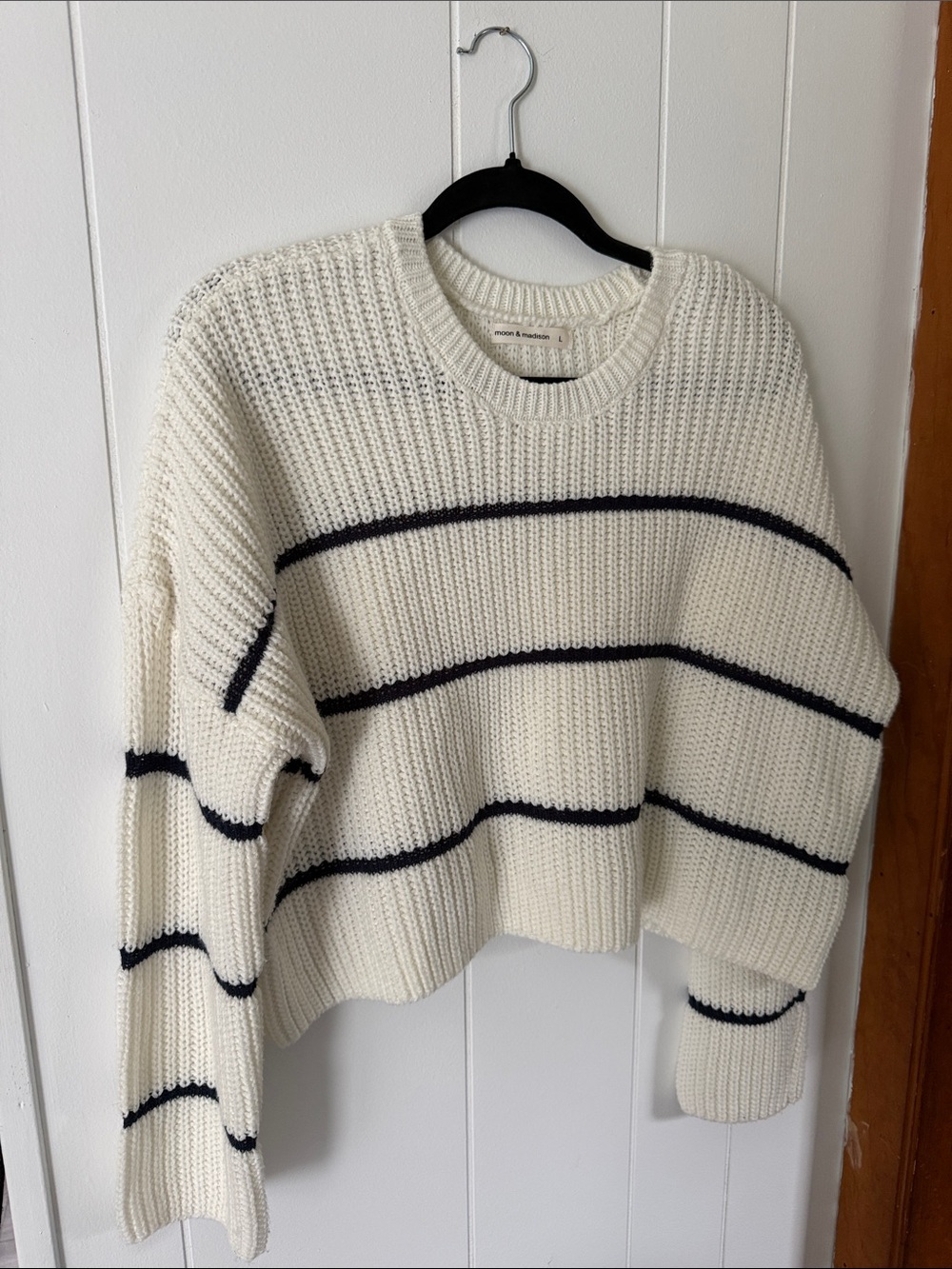 Blank Navy-Striped White Chunky Cropped Knit Sweater